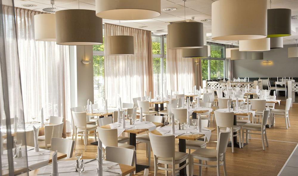 Hotel East 4*